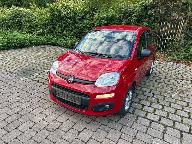 Rot Gebraucht 2015 Fiat Panda Kleinwagen | 4.700 € (Guter Preis) - Bild 1/4