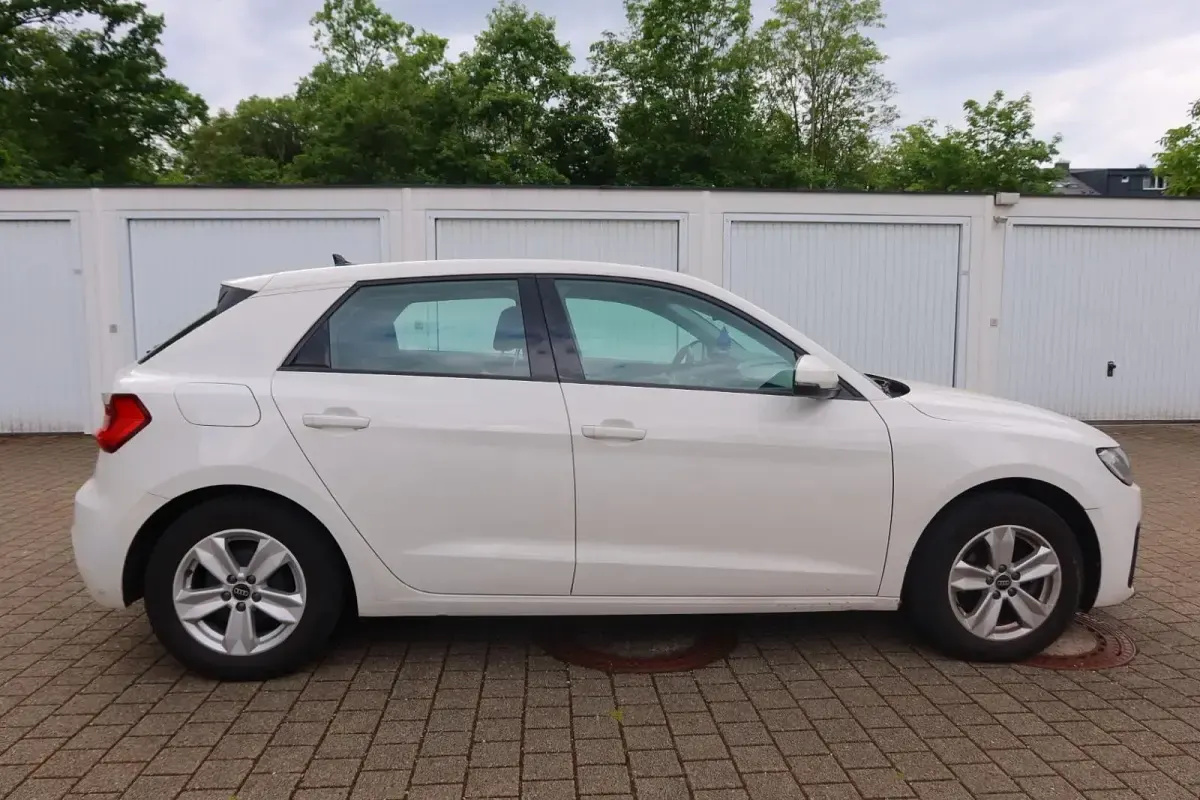 Gebraucht Audi A1 Sportback Ambiente 95 PS (69 kW) 2023 Weiß Kleinwagen
