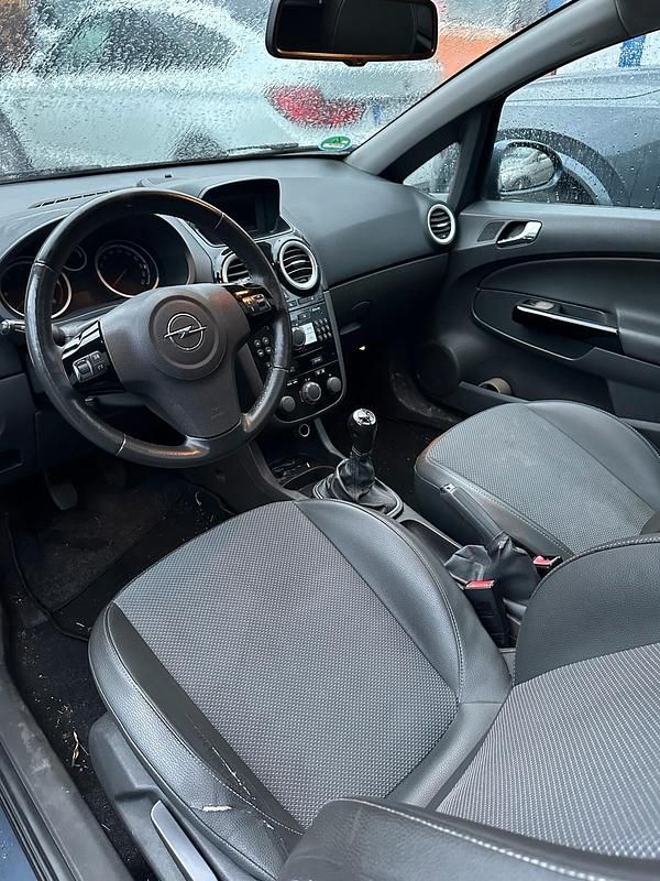 Gebraucht Opel Corsa 90 PS (66 kW) 2007 Grau Kleinwagen