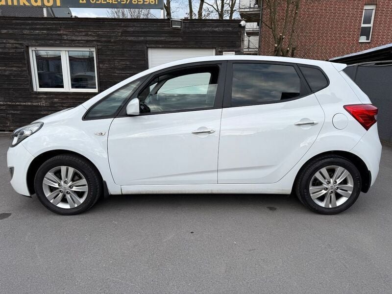 Gebraucht Hyundai ix20 Classic 90 PS (66 kW) 2011 Weiß Kleinwagen