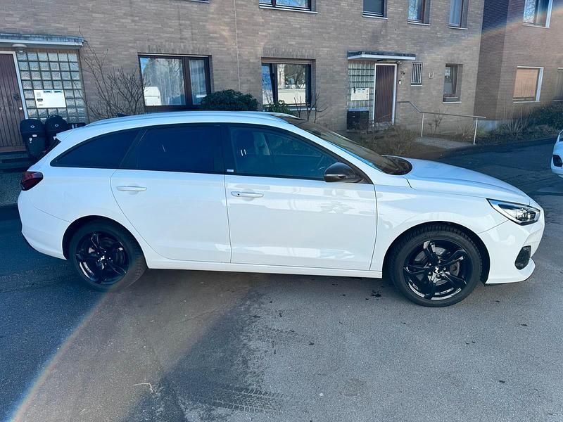 Gebraucht Hyundai i30 140 PS (102 kW) 2020 Weiß Kombi