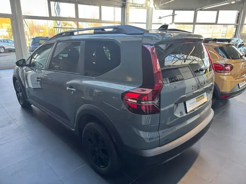 Gebraucht Dacia Jogger Extreme 110 PS (80 kW) 2026 Grau Van / Kleinbus