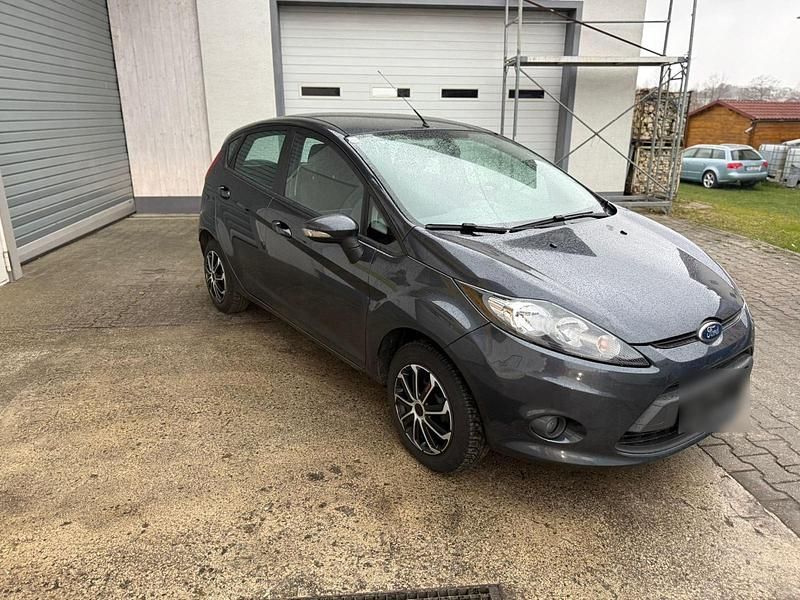 Gebraucht Ford Fiesta 60 PS (44 kW) 2010 Grau Kleinwagen
