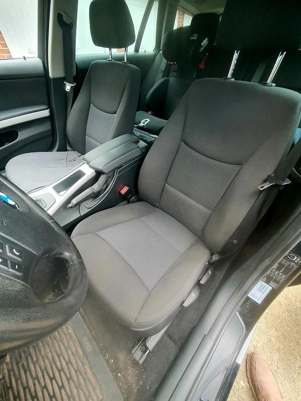 Gebraucht BMW 320 177 PS (130 kW) 2009 Schwarz Kombi