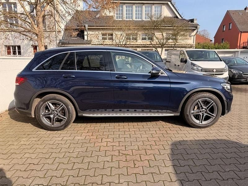 Gebraucht Mercedes GLC400d AMG line 330 PS (242 kW) 2022 Blau SUV