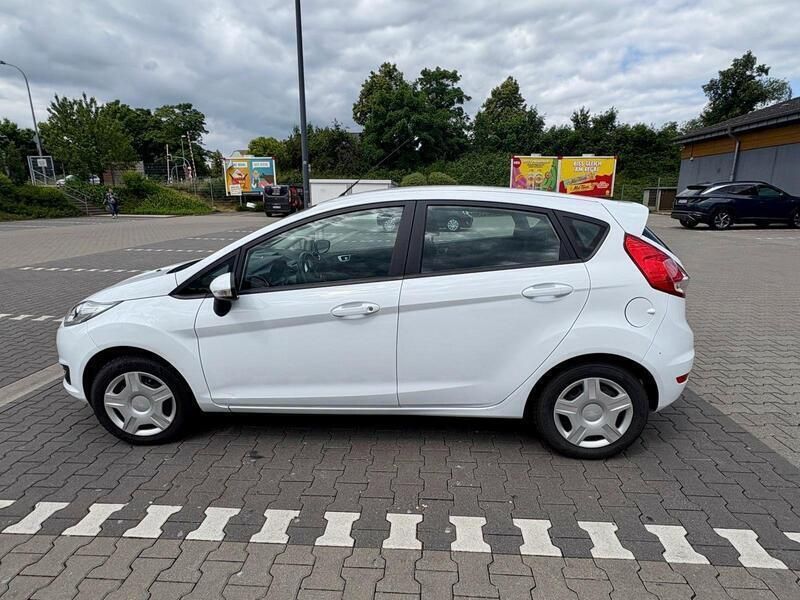 Weiß Gebraucht 2015 Ford Fiesta SYNC Edition Kleinwagen | 3.499 € (Guter Preis) - Bild 1/4