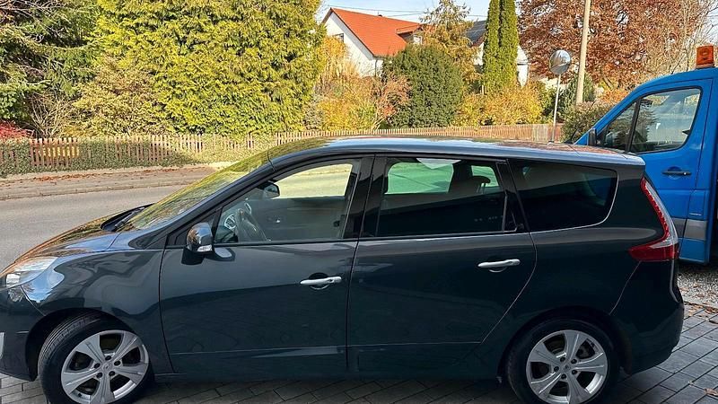 Grau Gebraucht 2009 Renault Scénic III Van / Kleinbus | 2.499 € (Fairer Preis) - Bild 1/4