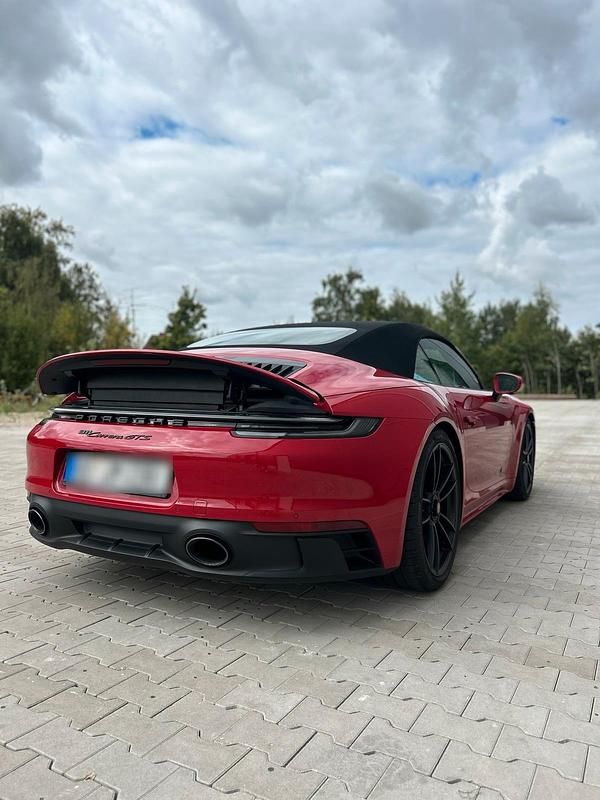 Rot Gebraucht 2022 Porsche 911 Carrera GTS Cabrio | 154.992 € (Superpreis) - Bild 1/4