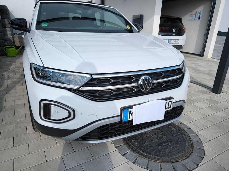 Weiß Gebraucht 2022 VW T-Roc Cabriolet Style Cabrio | 21.990 € (Guter Preis) - Bild 1/4