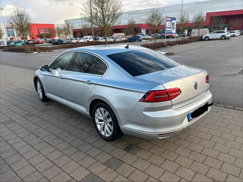 Gebraucht VW Passat 120 PS (88 kW) 2016 Silber Limousine