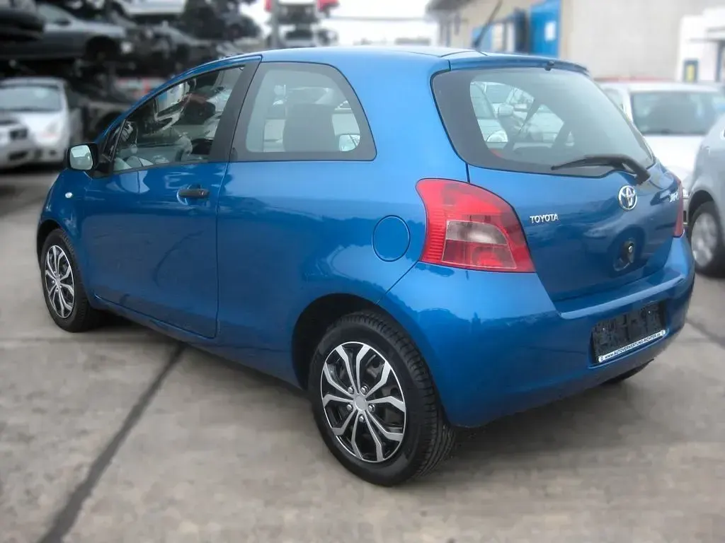 Gebraucht Toyota Yaris Cool 87 PS (63 kW) 2008 Blau Kleinwagen