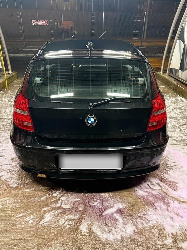 Gebraucht BMW 116 116 PS (85 kW) 2010 Schwarz Kleinwagen