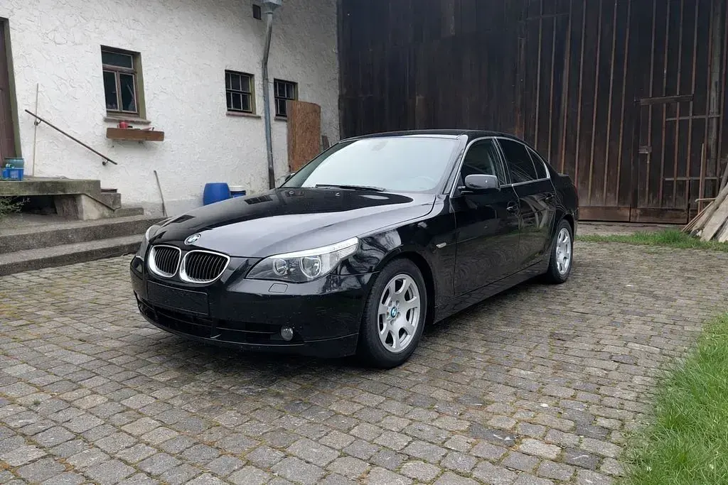 Second-hand BMW 520 170 CP (125 kW) 2004 Negru Berlinǎ