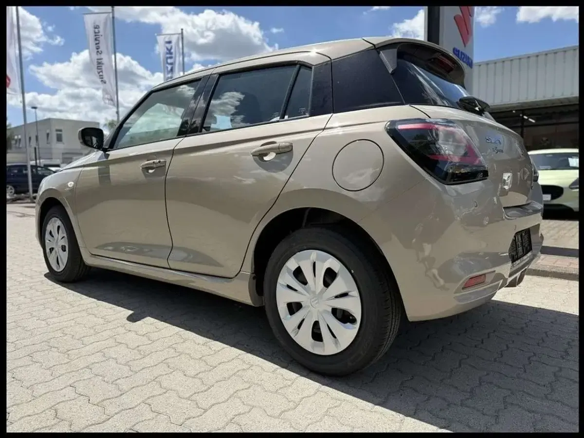 Neu Suzuki Swift Club 82 PS (60 kW) 2026 Caravan ivory Kleinwagen