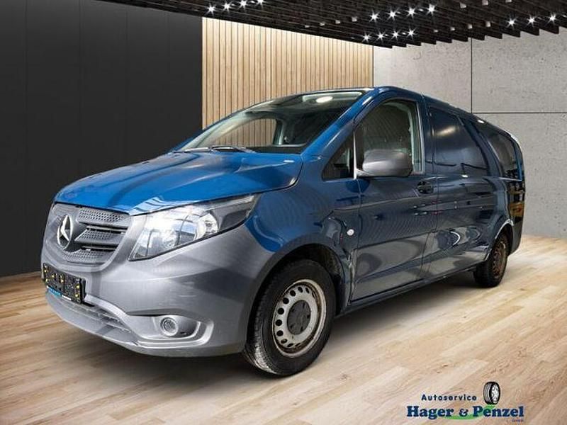 Gebraucht Mercedes Vito 174 PS (127 kW) 2019 Blau Van