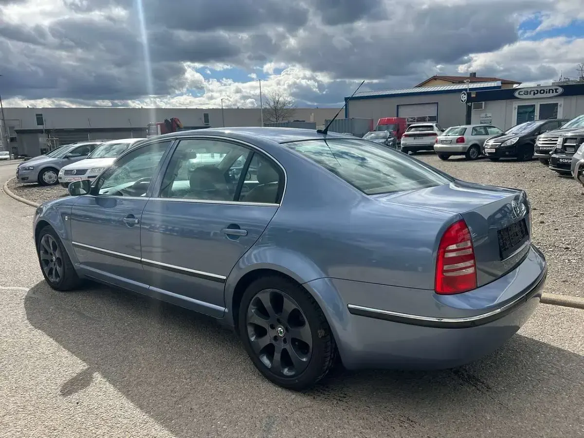 Gebraucht Skoda Superb 193 PS (141 kW) 2006 Blau Limousine