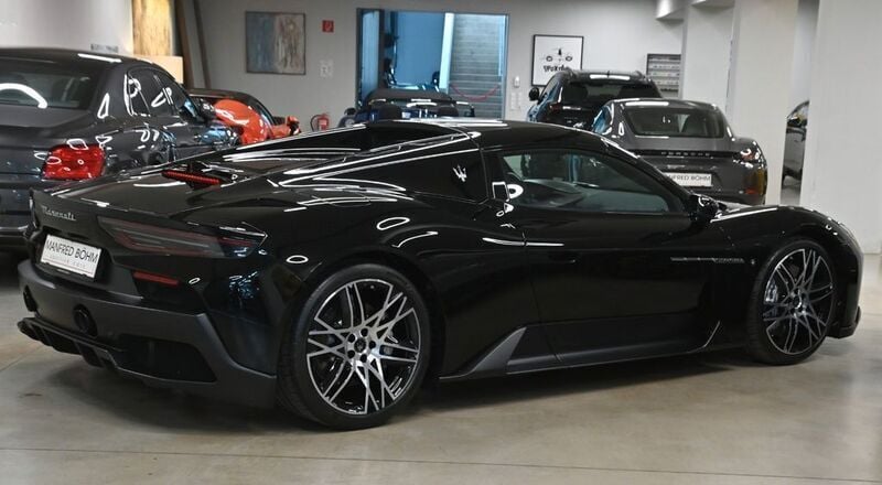 Neu Maserati MC20 630 PS (463 kW) 2025 Schwarz Cabrio