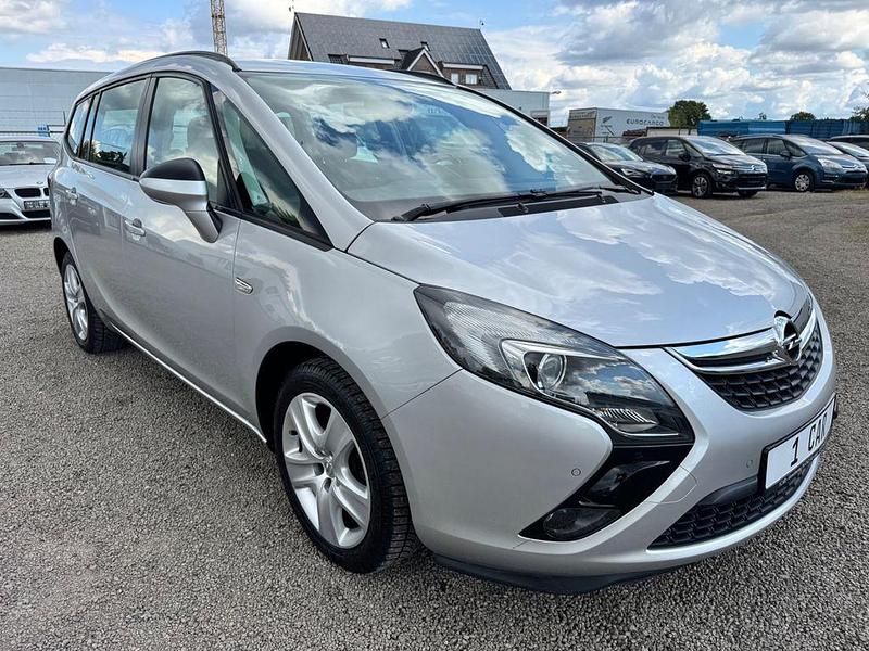 Grau Gebraucht 2016 Opel Zafira Tourer Edition Van / Kleinbus | 9.500 € (Fairer Preis) - Bild 1/4