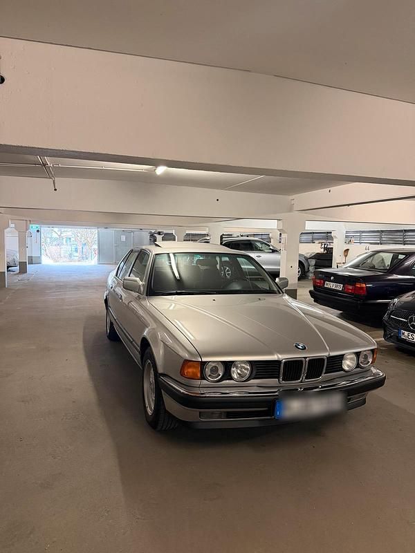 Gebraucht BMW 735 211 PS (155 kW) 1990 Silber Limousine