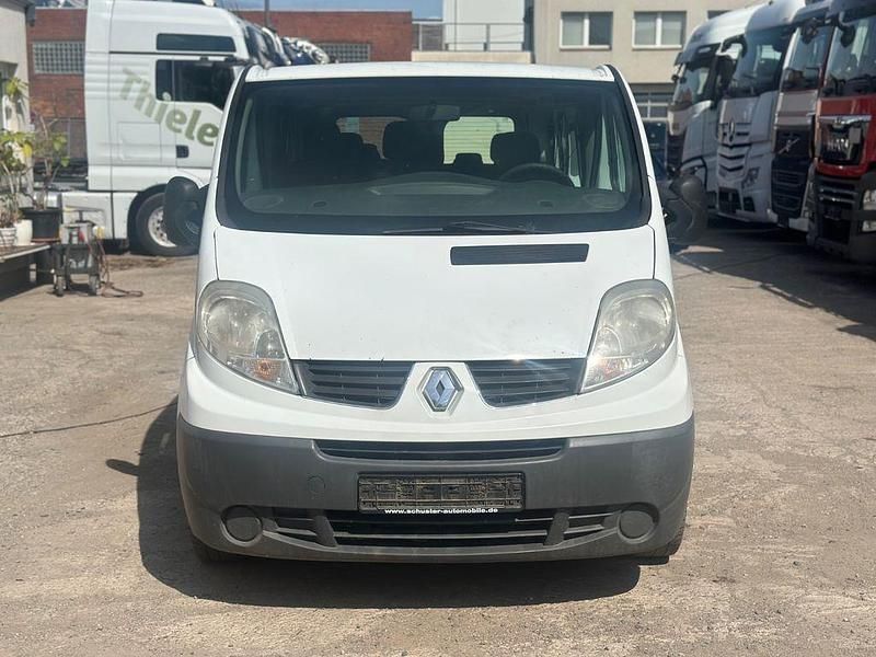 Gebraucht Renault Trafic 114 PS (83 kW) 2011 Weiß Van / Kleinbus