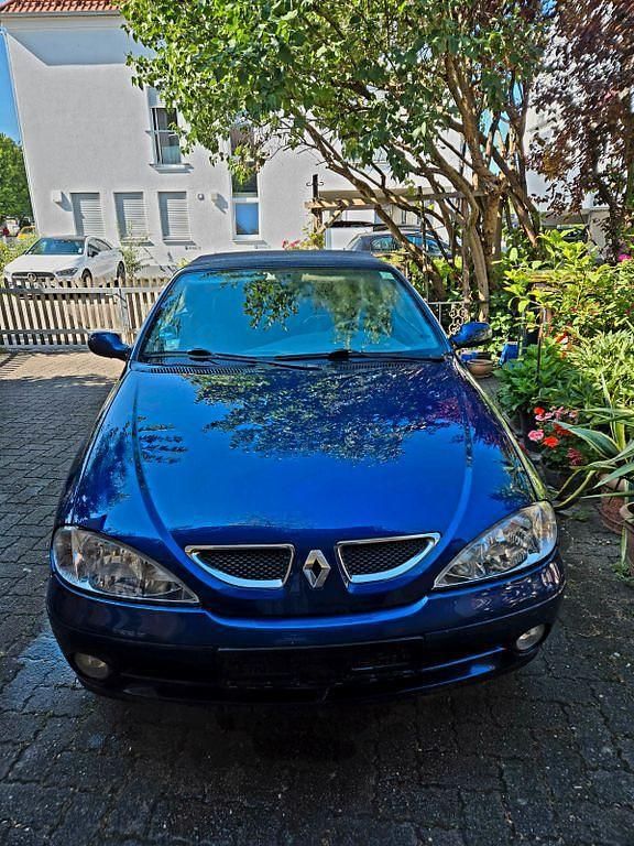 Blau Gebraucht 2003 Renault Mégane Cabriolet Privilege Cabrio | 1.700 € (Fairer Preis) - Bild 1/4