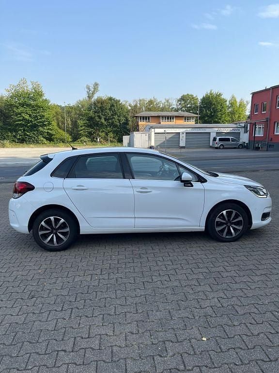 Gebraucht Citroën C4 120 PS (88 kW) 2018 Weiß Limousine