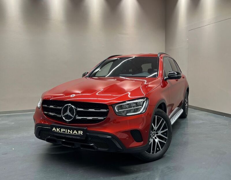 Rot hyazinthrot metallic Gebraucht 2021 Mercedes GLC220 SUV | 33.400 € (Fairer Preis) - Bild 1/4