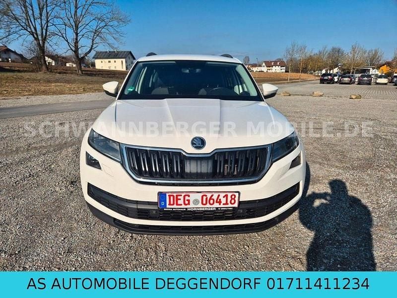 Weiß Gebraucht 2020 Skoda Kodiaq Ambition SUV | 17.999 € - Bild 1/4