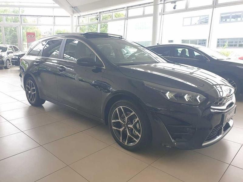 Gebraucht Kia Ceed Sportswagon Platinum 141 PS (103 kW) 2023 Schwarz Kombi