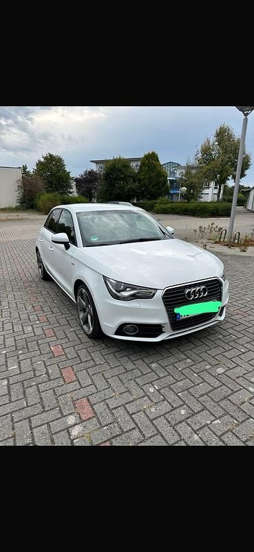 Weiß Gebraucht 2013 Audi A1 S-Line Kleinwagen | 11.000 € (Etwas zu teuer) - Bild 1/4