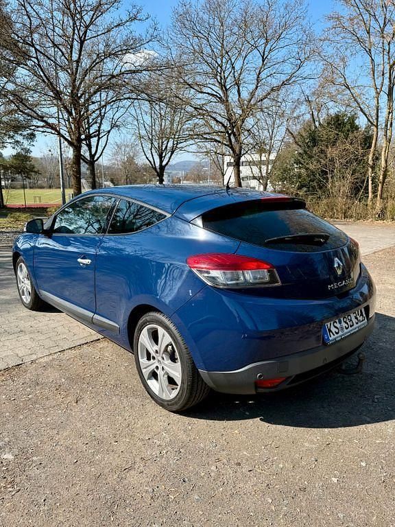 Gebraucht Renault Mégane III Dynamique 110 PS (80 kW) 2009 Blau Coupé