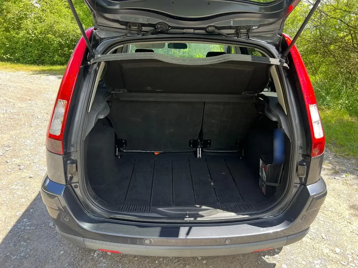 Brugt Ford Fusion 101 HK (74 kW) 2007 Grå Hatchback