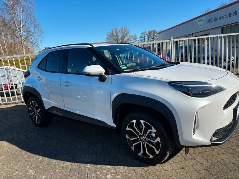 Weiß Neu 2024 Toyota Yaris Cross Team SUV | 28.200 € (Fairer Preis) - Bild 1/4