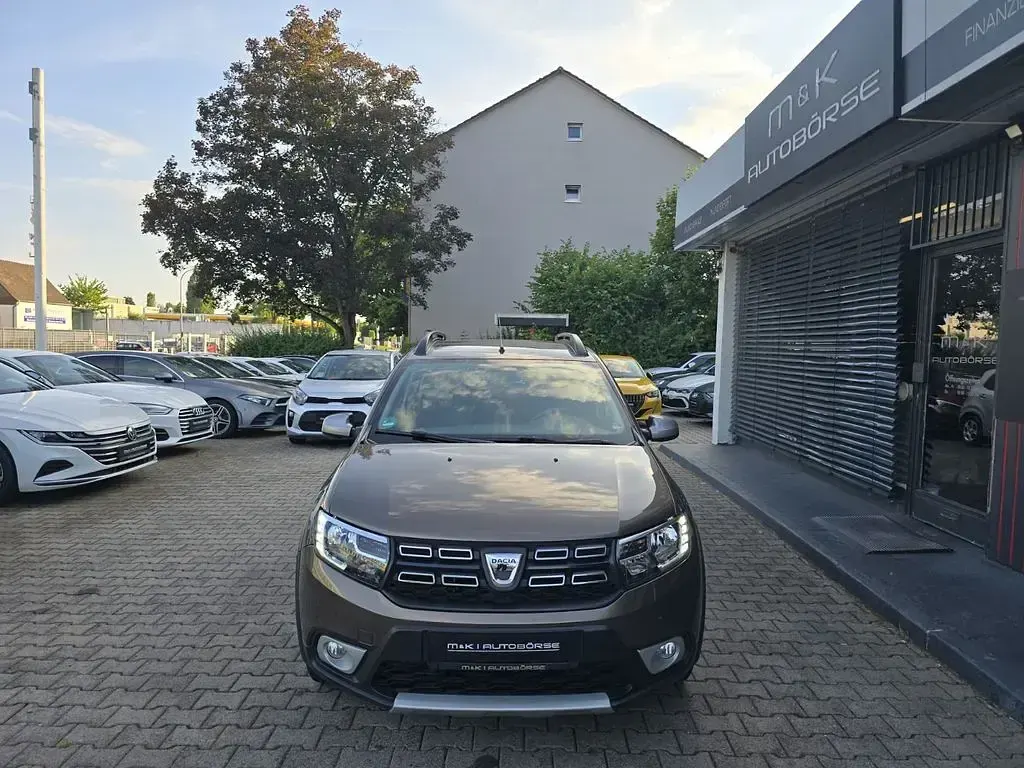 Gebraucht Dacia Sandero Celebration 90 PS (66 kW) 2017 Braun Limousine