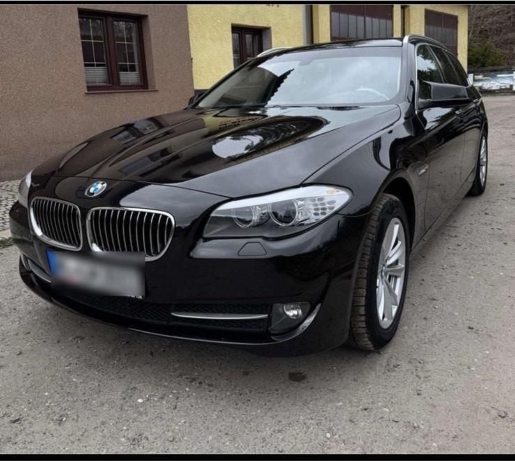 Schwarz Gebraucht 2013 BMW 530 Luxury Line Kombi | 9.400 € (Guter Preis) - Bild 1/4