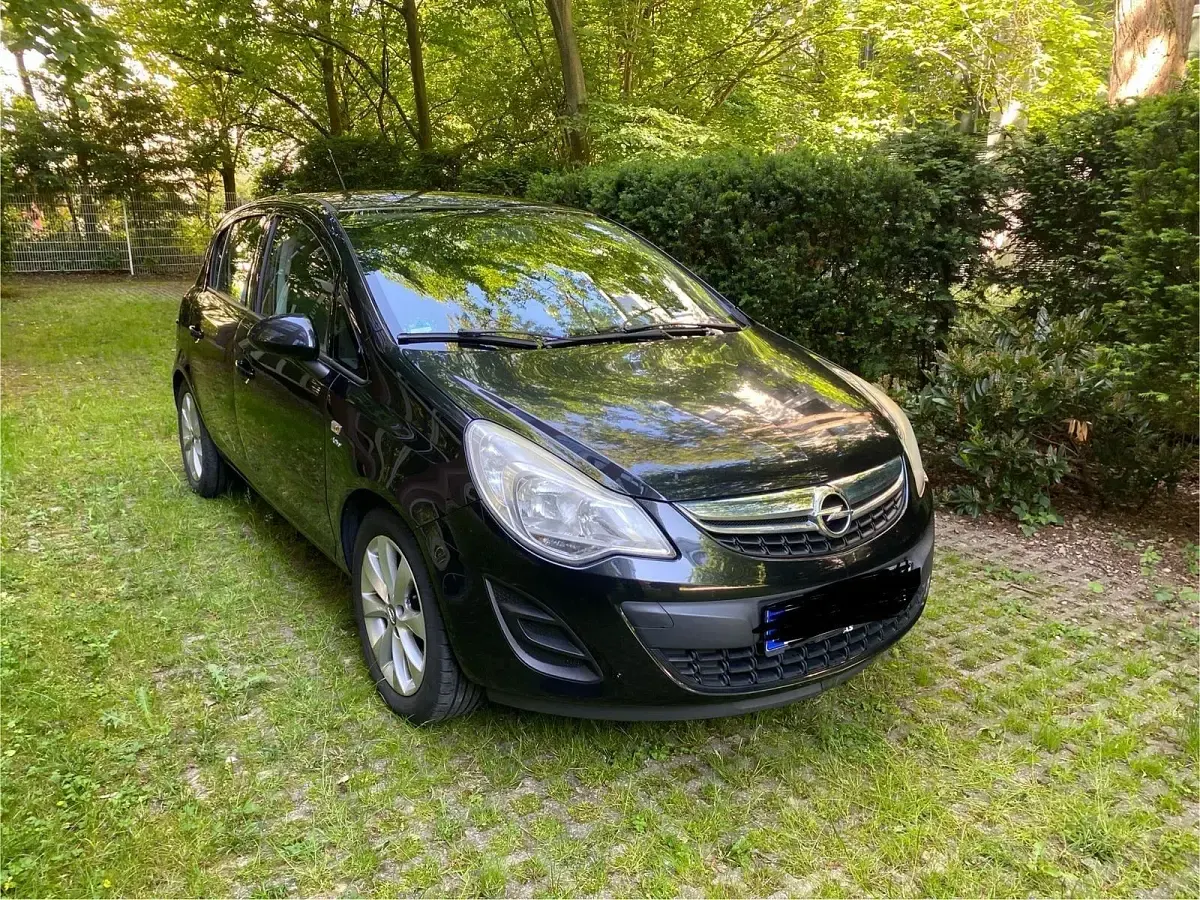 Używany Opel Corsa 87 KM (63 kW) 2013 Czarny Hatchback