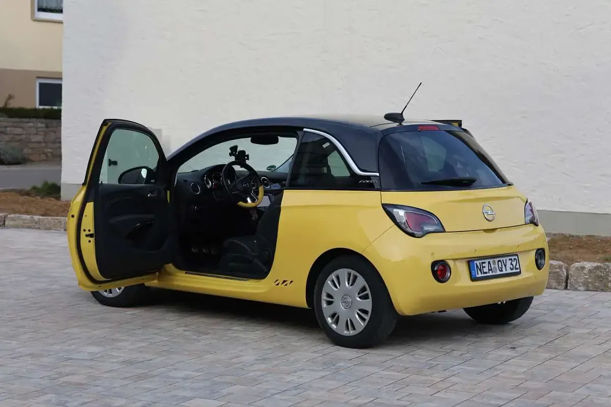 Second-hand Opel Adam Jam 87 CP (63 kW) 2016 Galben Hatchback