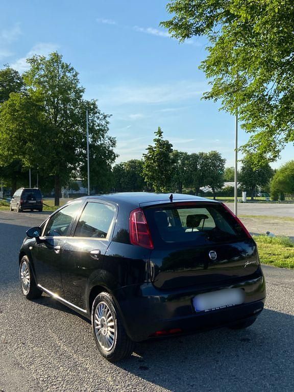 Gebraucht Fiat Punto 77 PS (56 kW) 2009 Schwarz Limousine