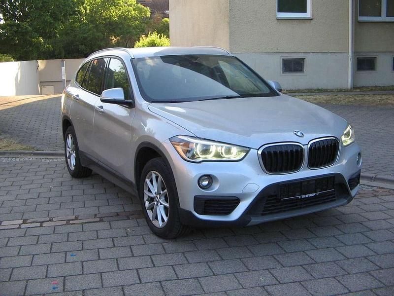 Gebraucht BMW X1 Advantage 150 PS (110 kW) 2018 Glaciersilber metallic SUV