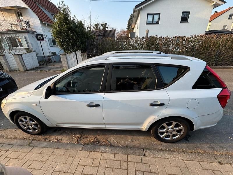 Gebraucht Kia Ceed 2009 Weiß Kleinwagen