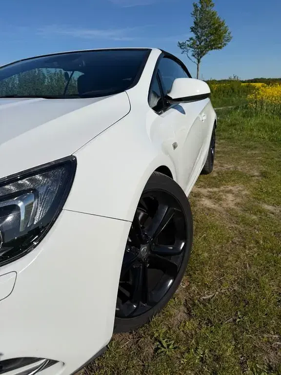 Gebraucht Opel Cascada Innovation 140 PS (102 kW) 2014 Weiß Cabrio