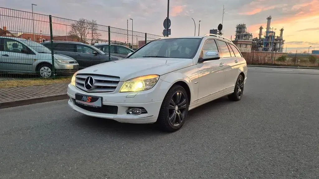 Gebraucht Mercedes C180 156 PS (114 kW) 2008 Weiß Kombi