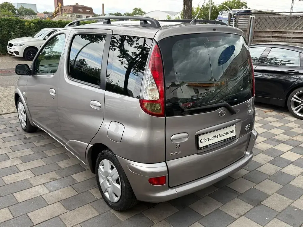 Gebraucht Toyota Yaris Verso Sol 84 PS (61 kW) 2004 Grau Van / Kleinbus