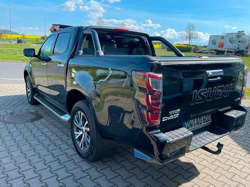 Gebraucht Isuzu D-Max 163 PS (119 kW) 2025 Schwarz Pickup
