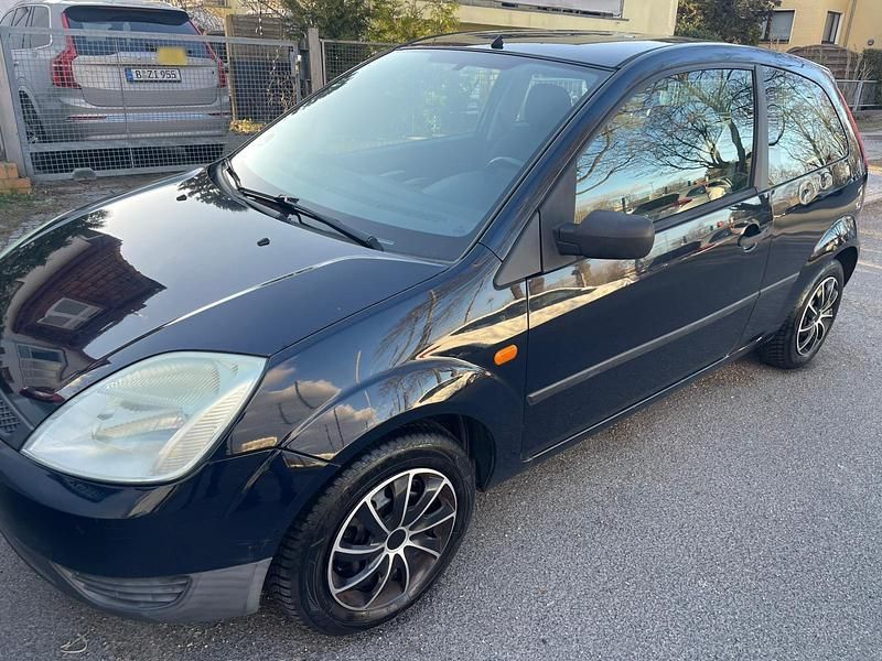 Gebraucht Ford Fiesta 60 PS (44 kW) 2004 Blau Kleinwagen