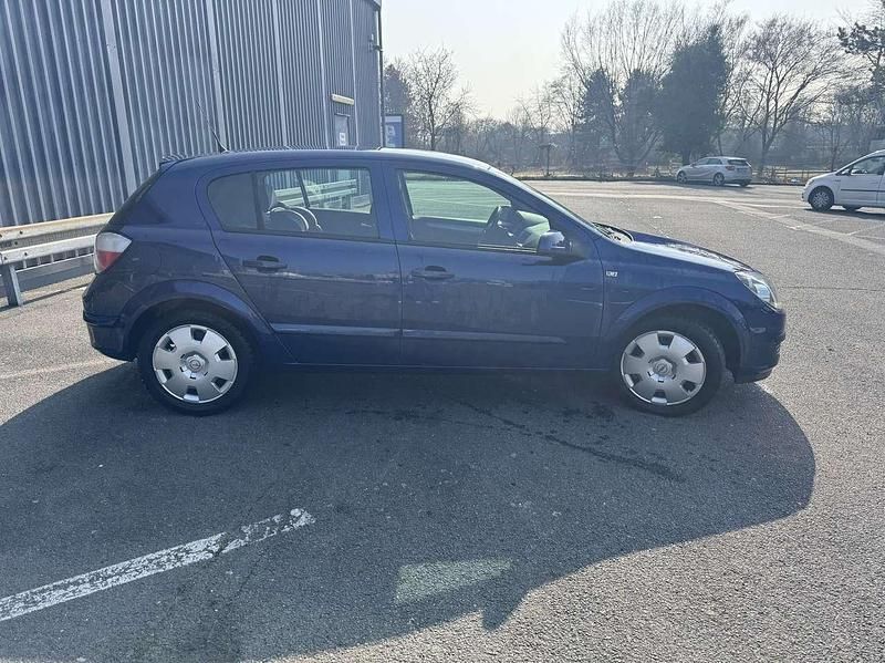 Gebraucht Opel Astra Edition 90 PS (66 kW) 2006 Blau Kleinwagen