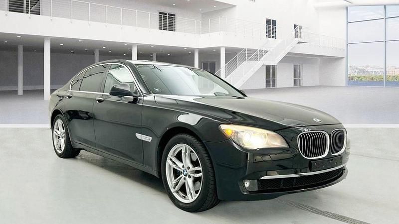 Gebraucht BMW 740 326 PS (239 kW) 2011 Schwarz Limousine