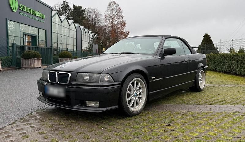 Schwarz Gebraucht 1997 BMW 320 Cabriolet M Sport Cabrio | 7.499 € (Guter Preis) - Bild 1/4