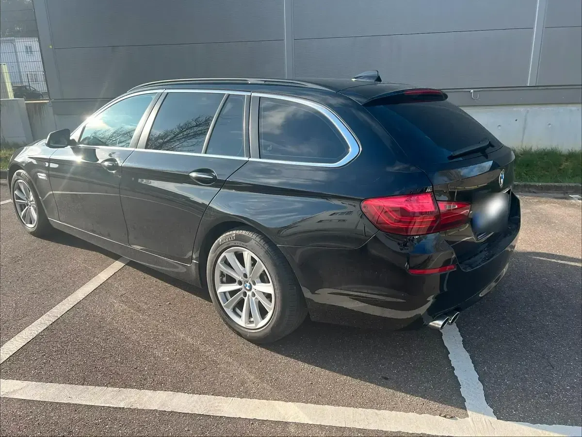 Gebraucht BMW 525 Luxury Line 218 PS (160 kW) 2015 Schwarz Kombi