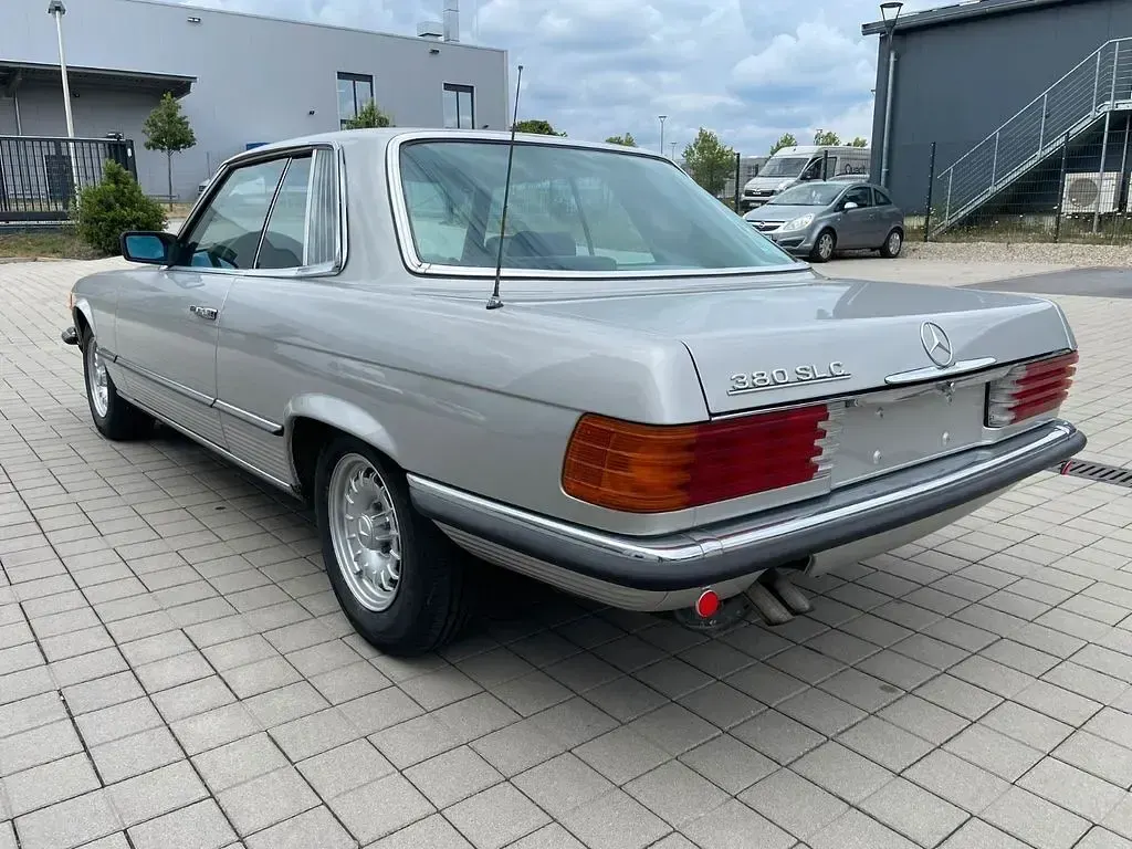 Gebraucht Mercedes SLC380 163 PS (119 kW) 1981 Silber Coupé